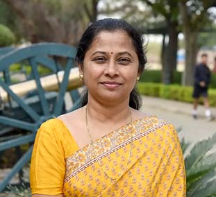 Ms Sangeeta Jain