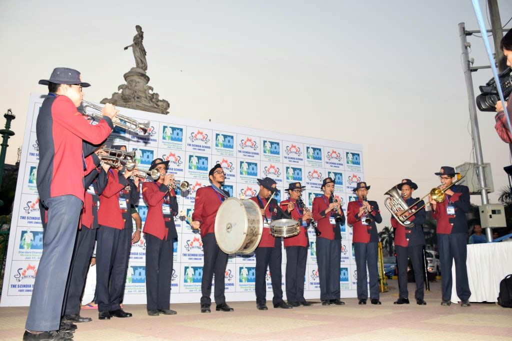 Brass-Band-performing-at-the-Mumbai-Marathon